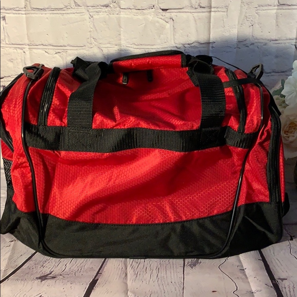Adidas duffel bag NWT - Picture 5 of 8